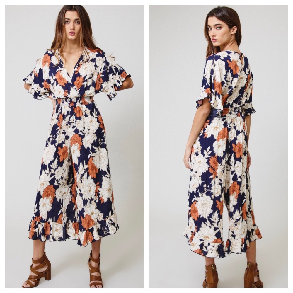 ✨LAST✨Boho Chic Floral Capri Wide leg jumpsuit - Picture 2 of 3